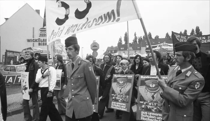 Framed Print : More than 40, 000 supporters of the peace movement gathered for a demonstration in favour of disarmament in Bonn