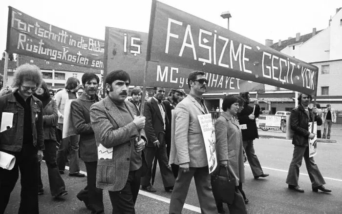 Framed Print : More than 40, 000 supporters of the peace movement gathered for a demonstration in favour of disarmament in Bonn