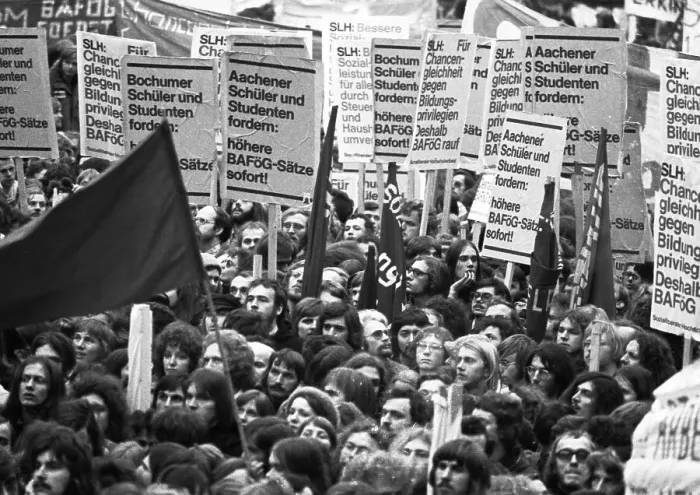Framed Print : 50, 000 students from all over Germany demonstrated in Bonn on 24 January 1974 against inflation