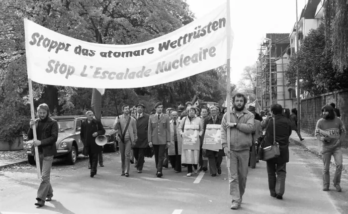 Framed Print : 6000 demonstrators took part in protest and rally of the peace movement against new nuclear missiles