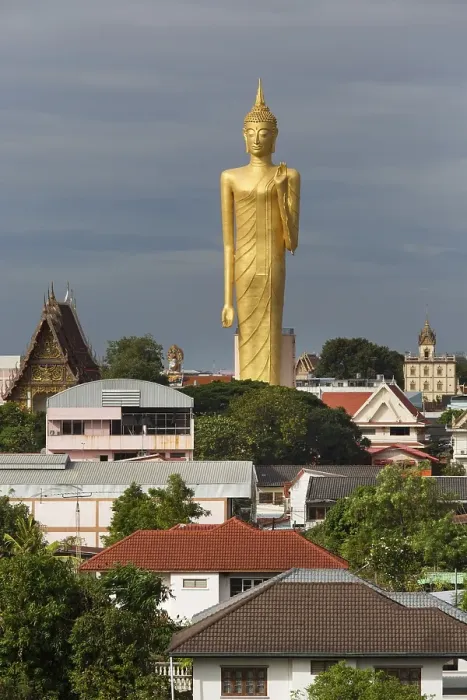 Framed Print : 60m high gilded Buddha statue Luang Phaw Dto in Wat Burapha Phiram