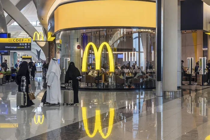 Framed Print : Abu Dhabi Airport, Zayed International Airport with passengers