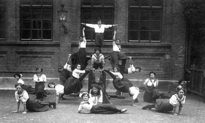 Framed Print : Acrobats, group of women ca. 1914 Framed Print : Acrobats, group of women ca. 1914