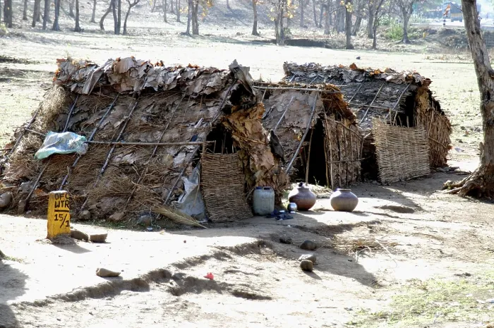 Framed Print : Adivasi huts on way to Omkareshwar temple