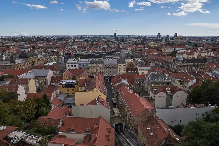 Framed Print : Aerial Panorama View of Zagreb from Lotrscak Tower