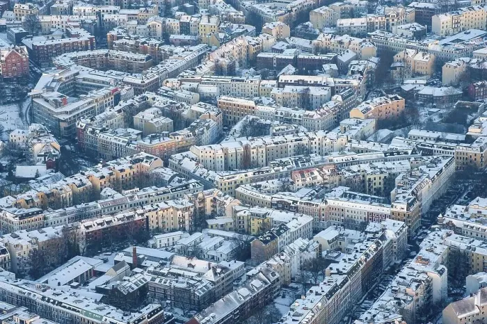 Framed Print : Aerial view of Hamburg Ottensen in winter