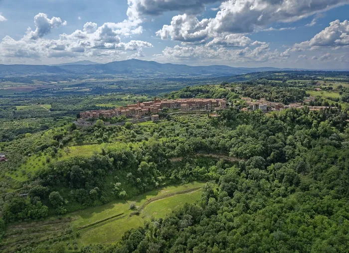 Framed Print : Aerial view of the landscape around Monteleone d'Orvieto