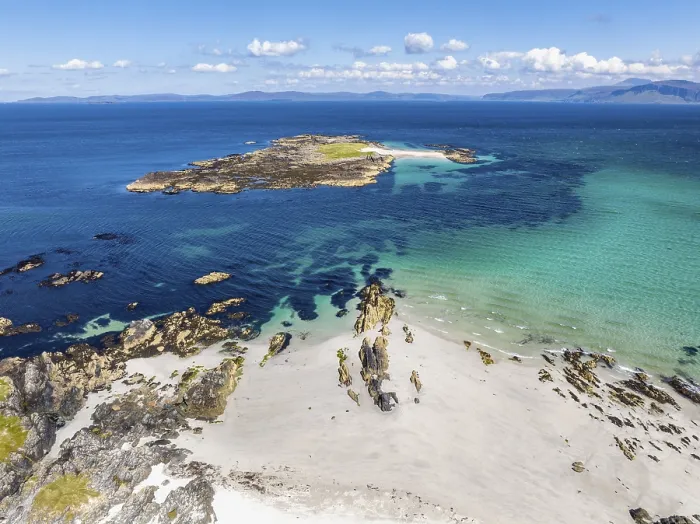 Framed Print : Aerial view of the sandy White Strand of the Monks on the northern part of the Isle of Iona Framed Print : Aerial view of the sandy White Strand of the Monks on the northern part of the Isle of Iona
