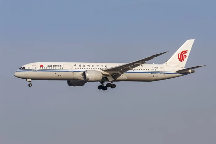 Framed Print : An Air China Boeing 787-9 Dreamliner aircraft with the registration number B-1469 at Hongqiao Airport (SHA) in Shanghai