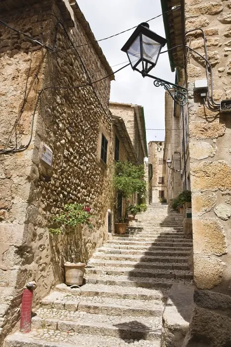 Framed Print : Alleyway, Fornalutx, Mallorca, Majorca