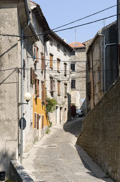 Framed Print : Alleyway in the historic town of Buje in the Mirna Valley