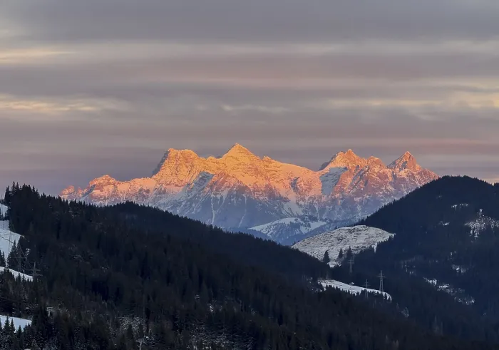 Framed Print : Alpine glow at sunset, mountain peaks of the Loferer Steinberge in winter