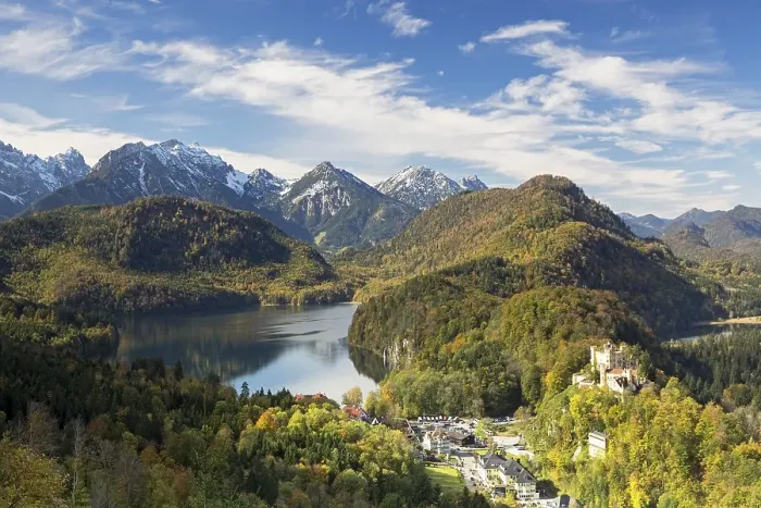 Framed Print : Alpsee lake with Schloss Hohenschwangau Castle in autumn Framed Print : Alpsee lake with Schloss Hohenschwangau Castle in autumn