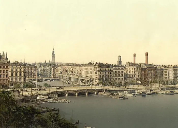 Framed Print : Alster Arcades in Hamburg, Germany