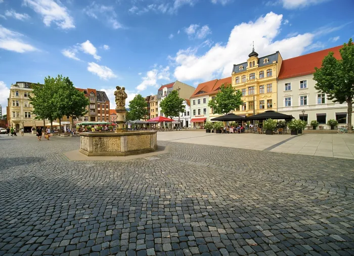 Framed Print : Altmarkt with market fountain by sculptor Johannes Peschel