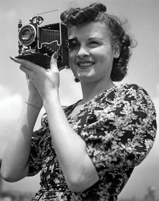 Framed Print : Amateur photographer in the 1940s Framed Print : Amateur photographer in the 1940s