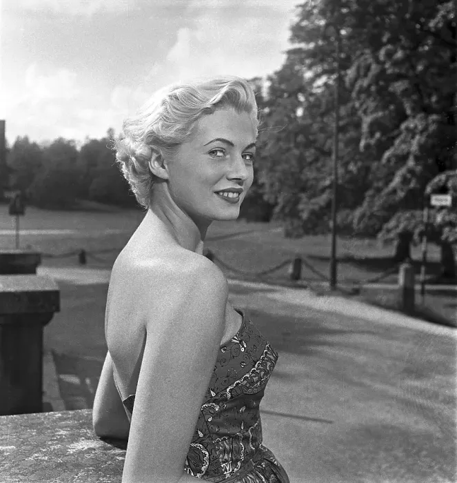 Framed Print : Anita Ekberg. Born 29 September 1931, died 11 January 2015. Swedish actress. When the picture is taken, she has won the Miss Sweden beauty contest on August 24, 1951 Framed Print : Anita Ekberg. Born 29 September 1931, died 11 January 2015. Swedish actress. When the picture is taken, she has won the Miss Sweden beauty contest on August 24, 1951