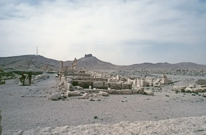 Framed Print : The Arab citadel on a hill, Qalʿat Ibn Maʿn, Palmyra, Syria, May 1987, vintage, retro, old, historical, Asia Framed Print : The Arab citadel on a hill, Qalʿat Ibn Maʿn, Palmyra, Syria, May 1987, vintage, retro, old, historical, Asia