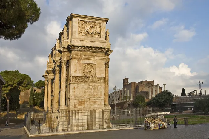 Framed Print : Arch of Constantine, Temple of Venus and Roma ruins in background Framed Print : Arch of Constantine, Temple of Venus and Roma ruins in background