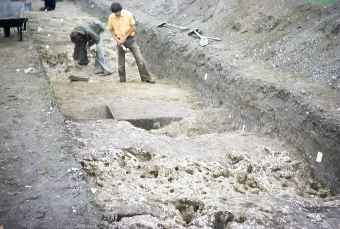 Framed Print : Archaeological excavation of a Neolithic causewayed enclosure, Great Wilbrahim, Cambridgeshire, England, UK 1976 Framed Print : Archaeological excavation of a Neolithic causewayed enclosure, Great Wilbrahim, Cambridgeshire, England, UK 1976