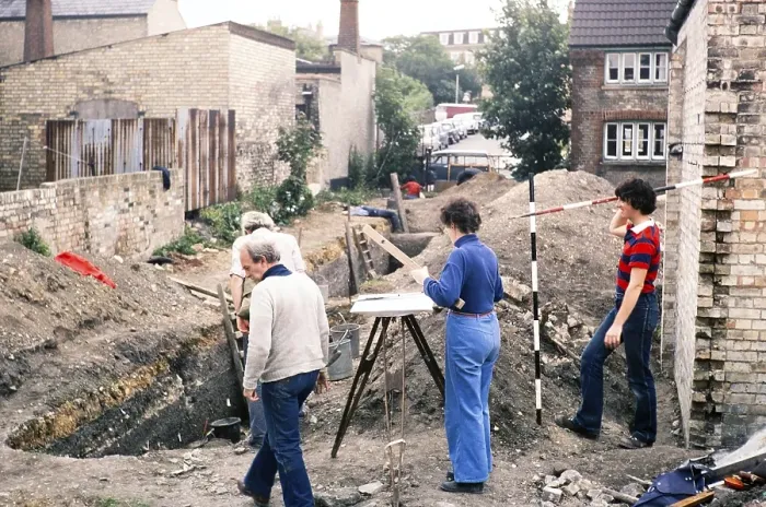 Framed Print : Archaeological excavation of a Roman site at Cambridge University, Cambridge, Cambridgeshire, England, UK D & A 1978 Framed Print : Archaeological excavation of a Roman site at Cambridge University, Cambridge, Cambridgeshire, England, UK D & A 1978