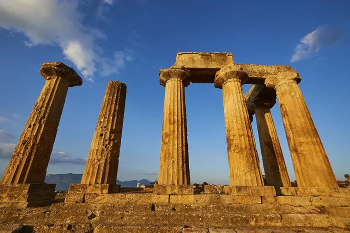 Framed Print : Archaic Temple of Apollo, Doric columns