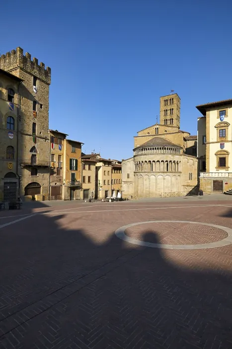 Framed Print : Arezzo Tuscany Italy. Piazza Grande Framed Print : Arezzo Tuscany Italy. Piazza Grande
