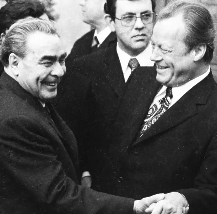 Framed Print : On the arrival of the Soviet Head of State and Party Leonid Brezhnev by Willy Brandt on 18