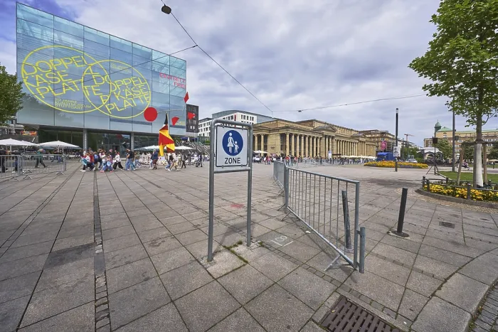 Framed Print : Art museum Stuttgart, modern architecture