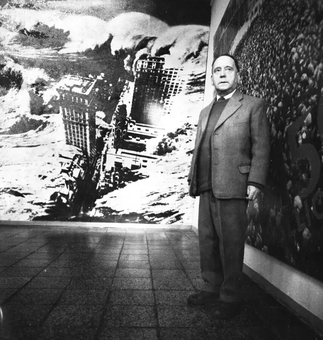 Framed Print : The artist and inventor of political photomontage John Haertfield at an exhibition of his works in 1964 in East Berlin