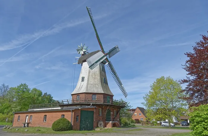Framed Print : The Artlenburg windmill, a Dutch windmill dating back to 1833
