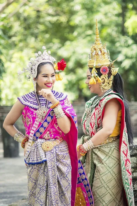 Framed Print : Asian woman wearing typical, traditional Thai Dress