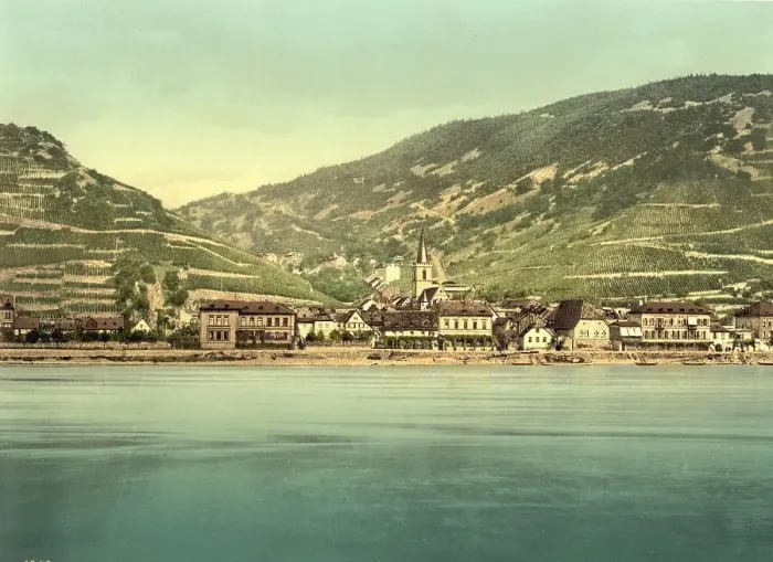 Framed Print : Assmannshausen, a district of Ruedesheim am Rhein