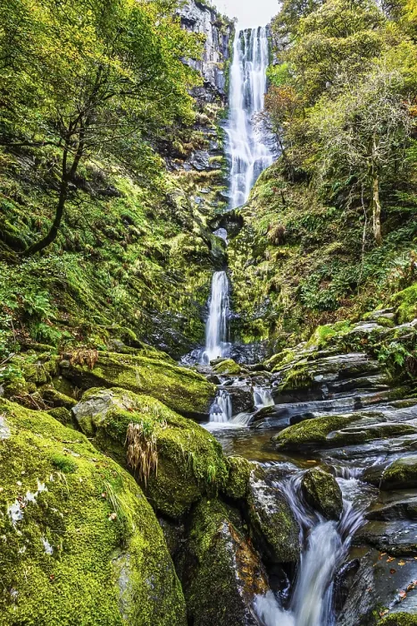 Framed Print : Autumn colors over Pistyll Rhaeadr Waterfall Framed Print : Autumn colors over Pistyll Rhaeadr Waterfall