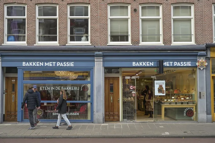 Framed Print : Bakken met Passie bakery, Albert Cuypstraat