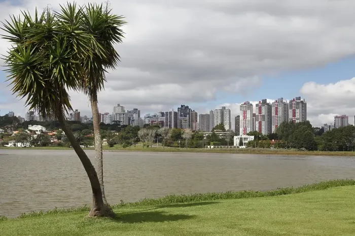 Framed Print : Barigui Park, Parque Barigui, skyline with skyscrapers behind Framed Print : Barigui Park, Parque Barigui, skyline with skyscrapers behind