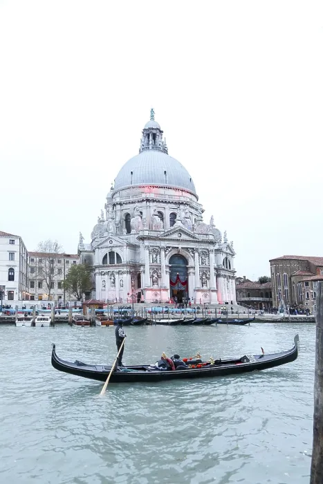 Framed Print : The Basilica di Santa Maria della Salute on the Grand Canal