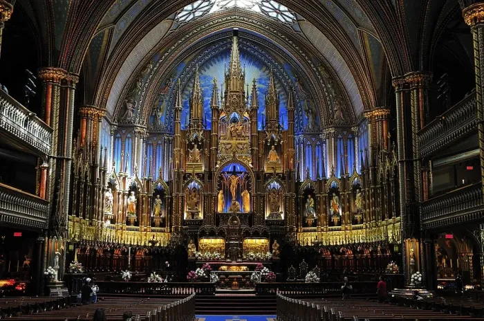 Framed Print : The Basilica of Notre Dame in the old town of Montreal Framed Print : The Basilica of Notre Dame in the old town of Montreal