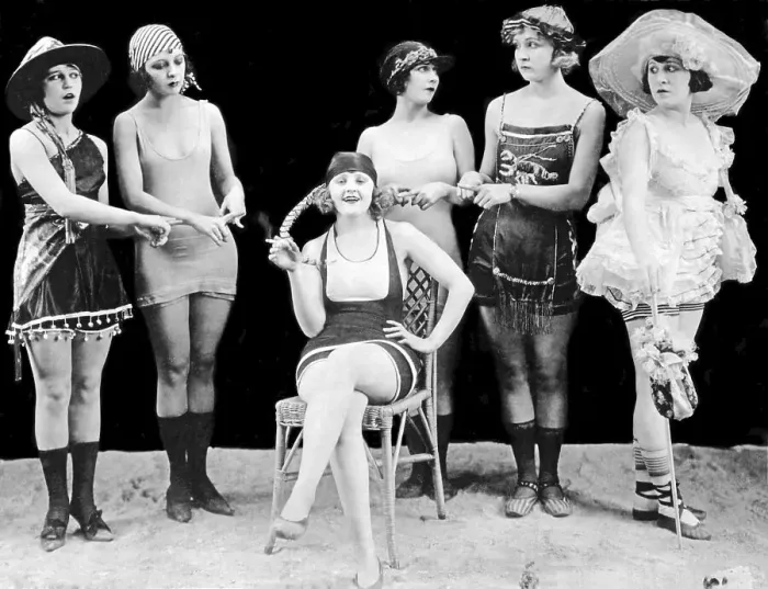 Framed Print : Bathing fashion, historic photograph, around 1920 Framed Print : Bathing fashion, historic photograph, around 1920