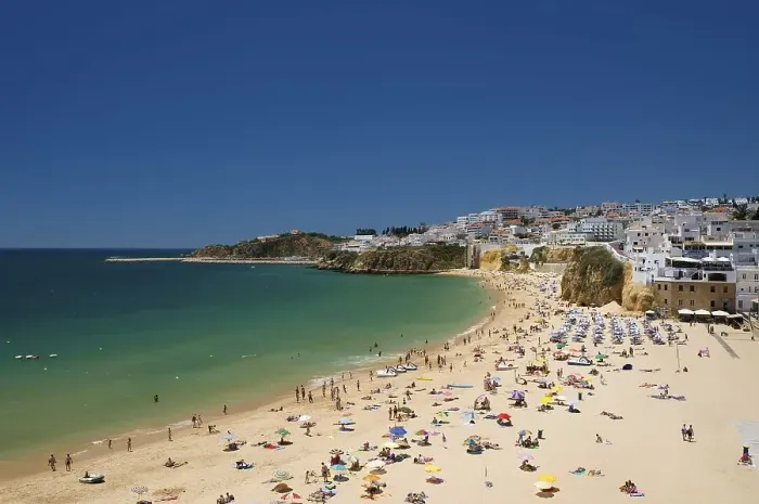 Framed Print : Beach in Albufeira, Algarve, Portugal, Europe