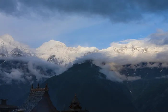 Framed Print : The beautiful snow capped peaks of the pilgrimage destination