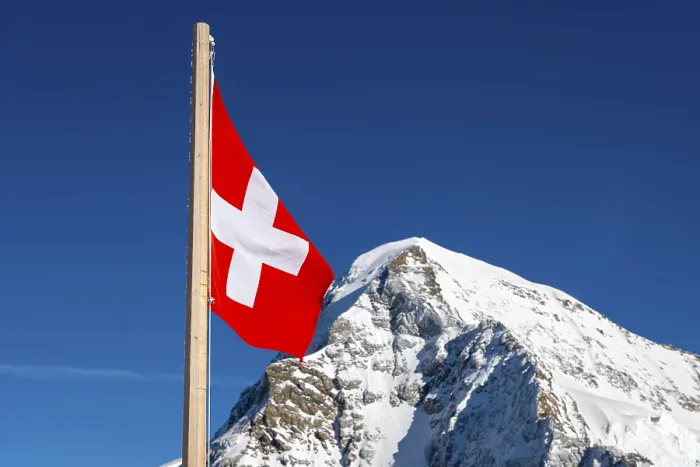 Framed Print : Beautiful Snowcapped Mountain Peak Monch 4107 Meters High