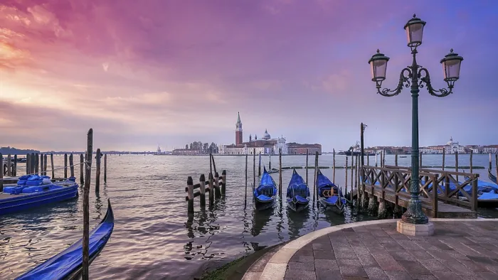 Framed Print : beautiful sunrise in venice, italy