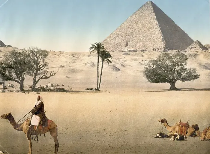 Framed Print : Bedouins resting in front of the Great Pyramid