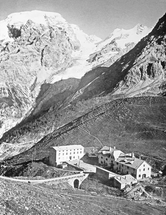 Framed Print : Berghotel Franzenshoehe with Ortler