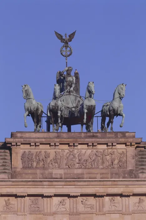 Framed Print : Berlin, Brandenburg Tor / Quadriga Framed Print : Berlin, Brandenburg Tor / Quadriga