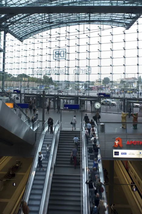 Framed Print : Berlin / New central railway station / Escalators