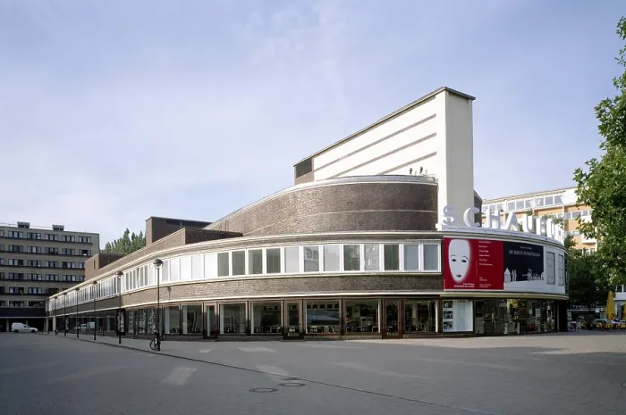 Framed Print : Berlin, former Volga Complex (Erich Mendelsohn)  /  Schaubuhne Berlin
