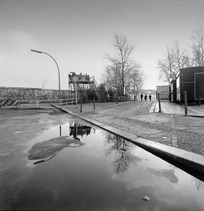 Framed Print : Berlin Wall at Potsdam Square, 1988