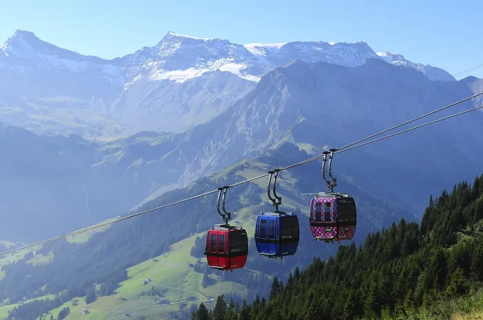 Framed Print : Berner Oberland: Die Tschentenalp-Bahn in Adelboden Framed Print : Berner Oberland: Die Tschentenalp-Bahn in Adelboden